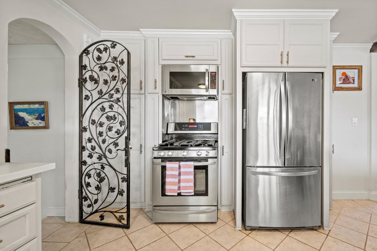 Detail Gallery Image 6 of 16 For 19 Grove St, Salinas,  CA 93901 - 2 Beds | 1 Baths