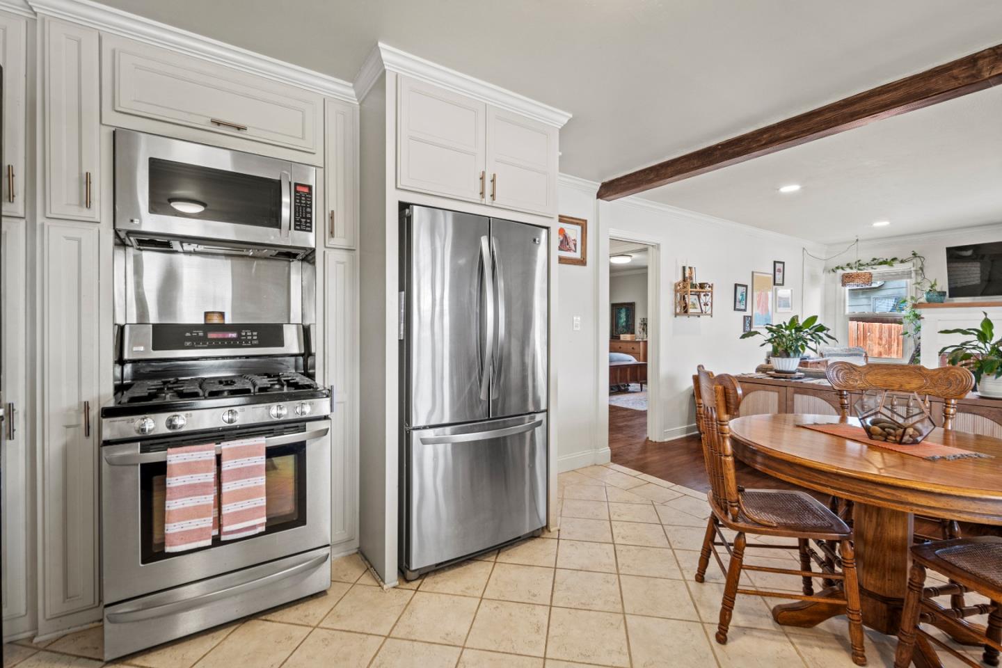 Detail Gallery Image 7 of 16 For 19 Grove St, Salinas,  CA 93901 - 2 Beds | 1 Baths
