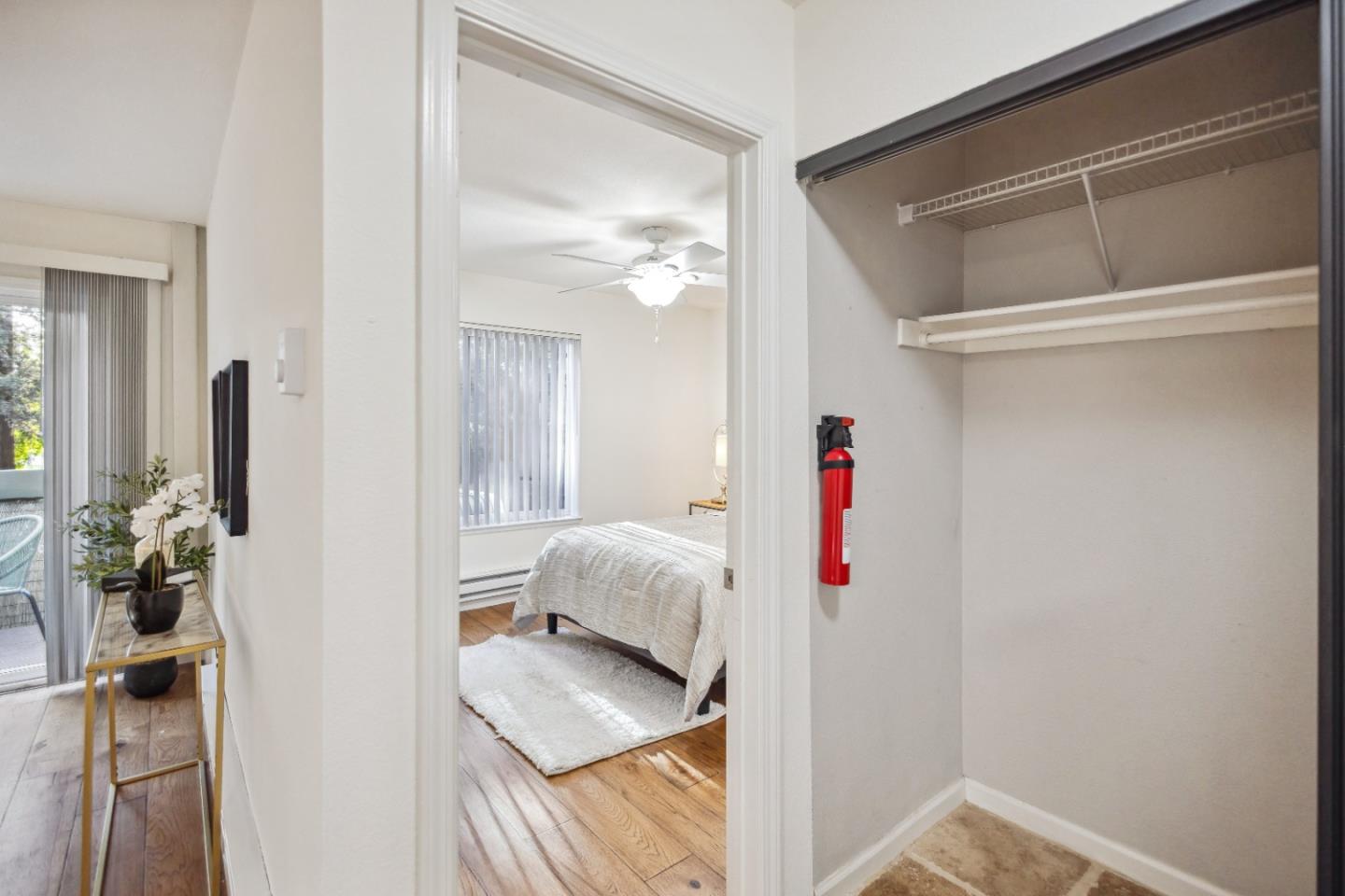 Detail Gallery Image 18 of 41 For 1145 Yarwood Ct, San Jose,  CA 95128 - 1 Beds | 1 Baths