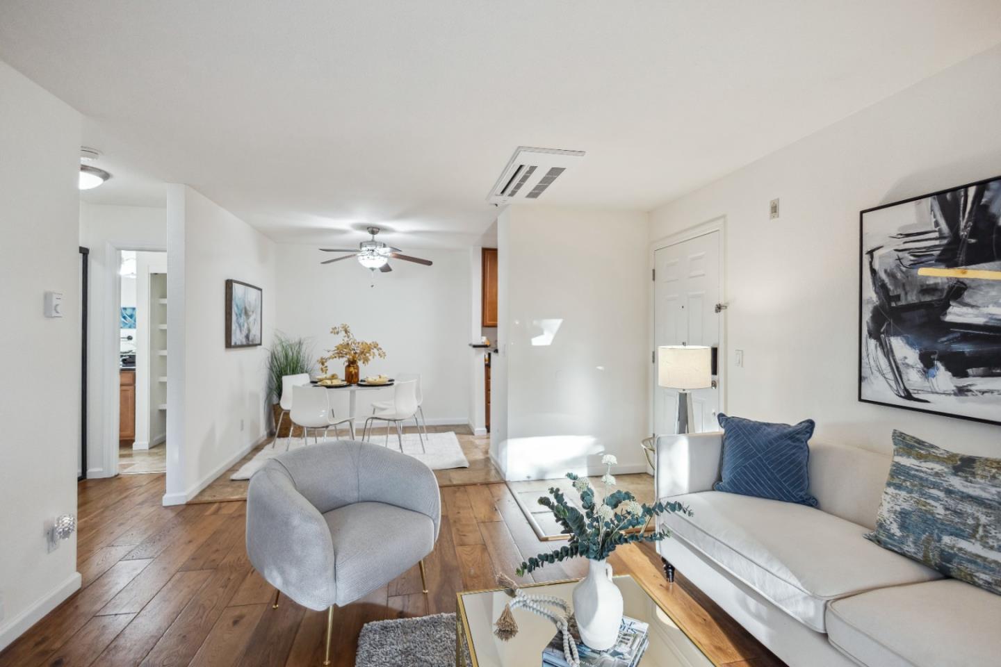 Detail Gallery Image 3 of 41 For 1145 Yarwood Ct, San Jose,  CA 95128 - 1 Beds | 1 Baths