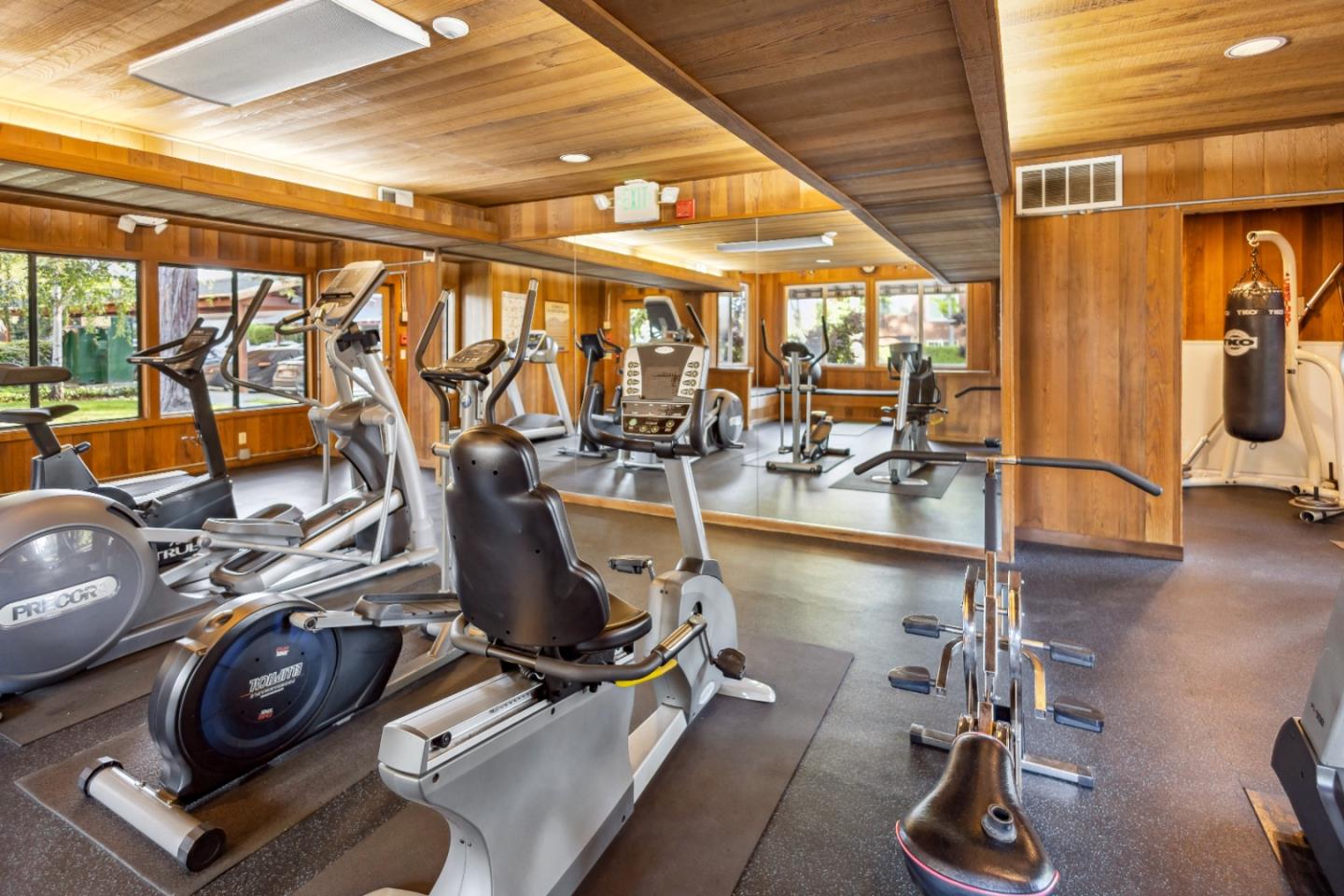 Detail Gallery Image 31 of 41 For 1145 Yarwood Ct, San Jose,  CA 95128 - 1 Beds | 1 Baths