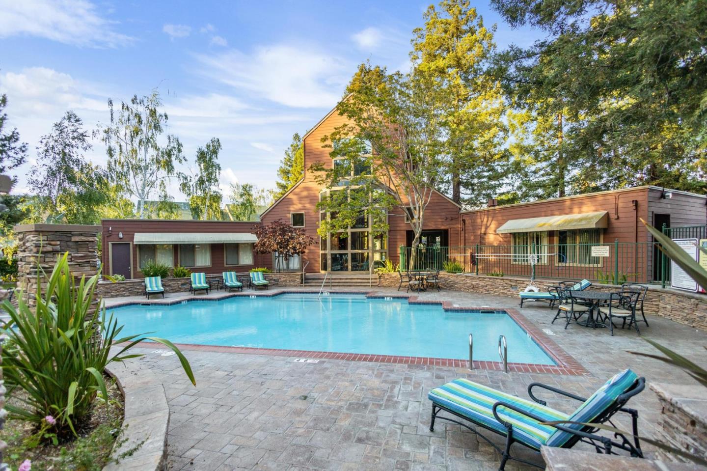 Detail Gallery Image 34 of 41 For 1145 Yarwood Ct, San Jose,  CA 95128 - 1 Beds | 1 Baths