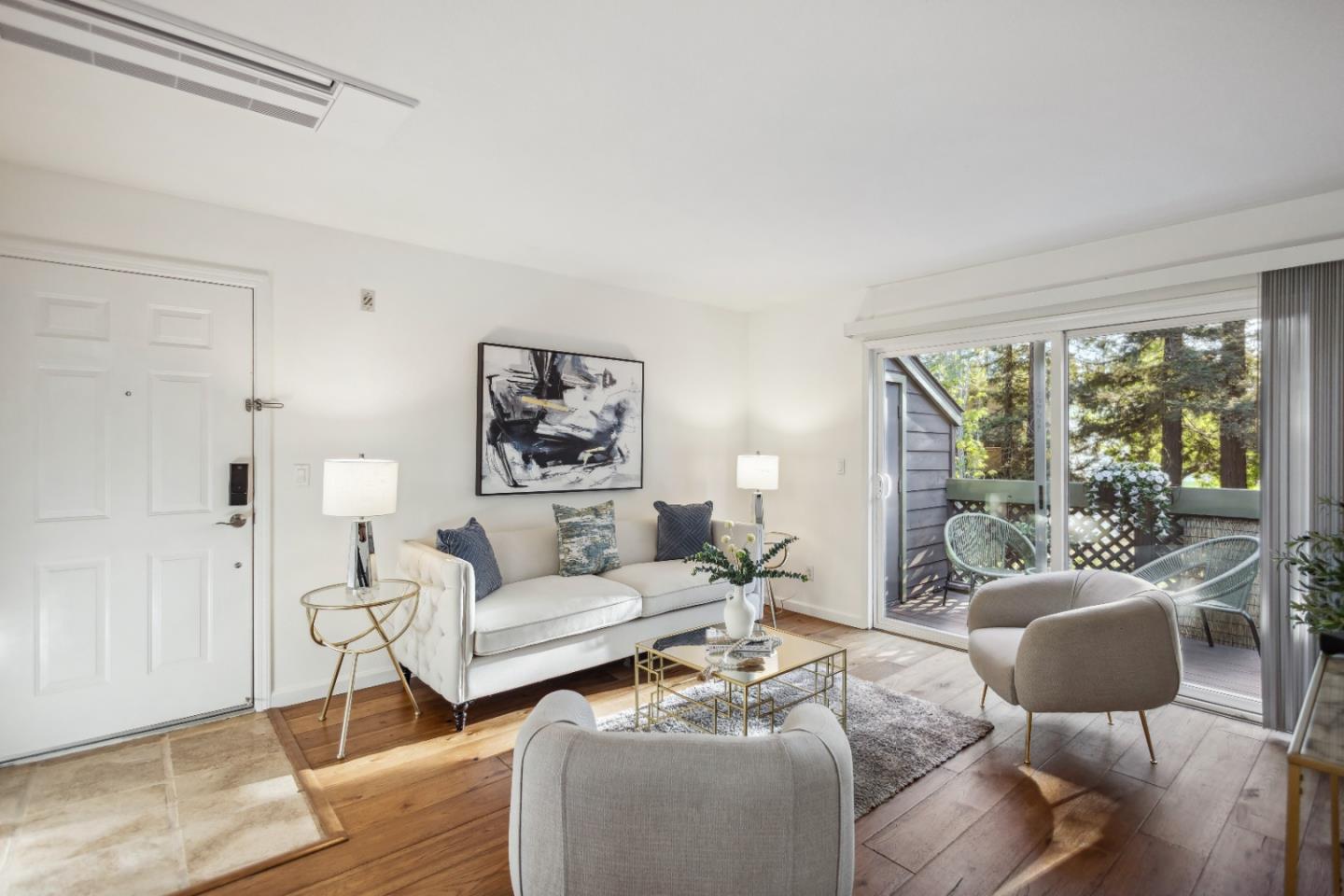 Detail Gallery Image 5 of 41 For 1145 Yarwood Ct, San Jose,  CA 95128 - 1 Beds | 1 Baths
