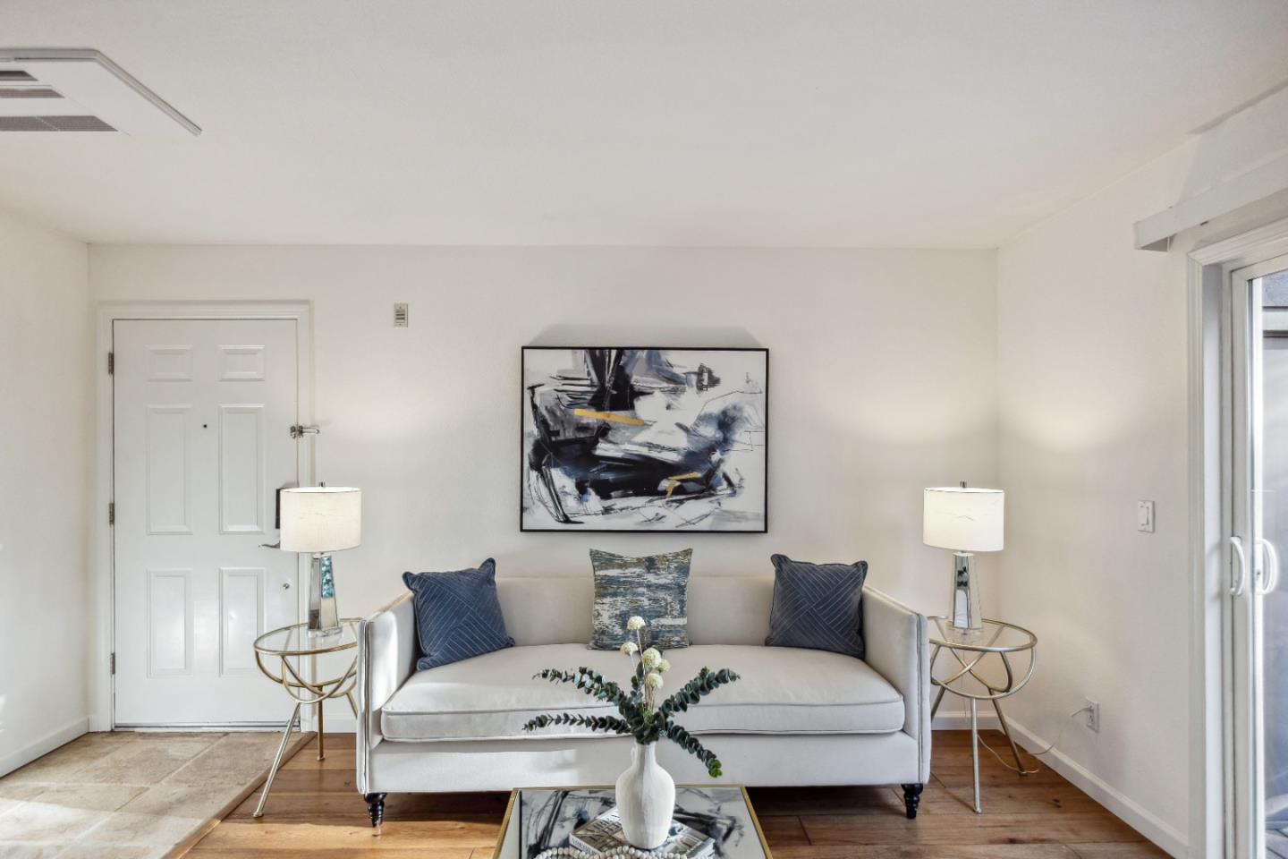 Detail Gallery Image 7 of 41 For 1145 Yarwood Ct, San Jose,  CA 95128 - 1 Beds | 1 Baths