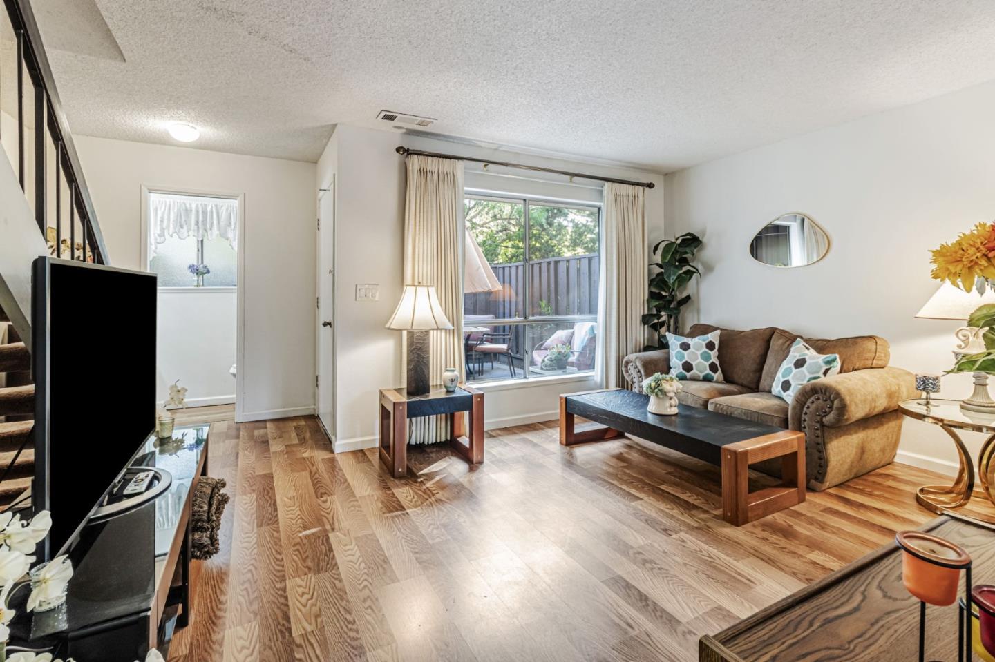 Detail Gallery Image 1 of 28 For 4994 Peach Ter, Campbell,  CA 95008 - 2 Beds | 1/1 Baths