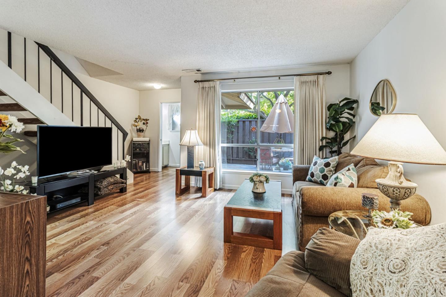 Detail Gallery Image 3 of 28 For 4994 Peach Ter, Campbell,  CA 95008 - 2 Beds | 1/1 Baths