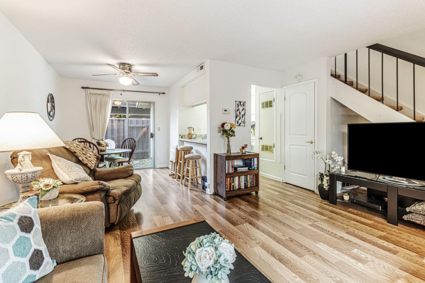 Detail Gallery Image 4 of 28 For 4994 Peach Ter, Campbell,  CA 95008 - 2 Beds | 1/1 Baths