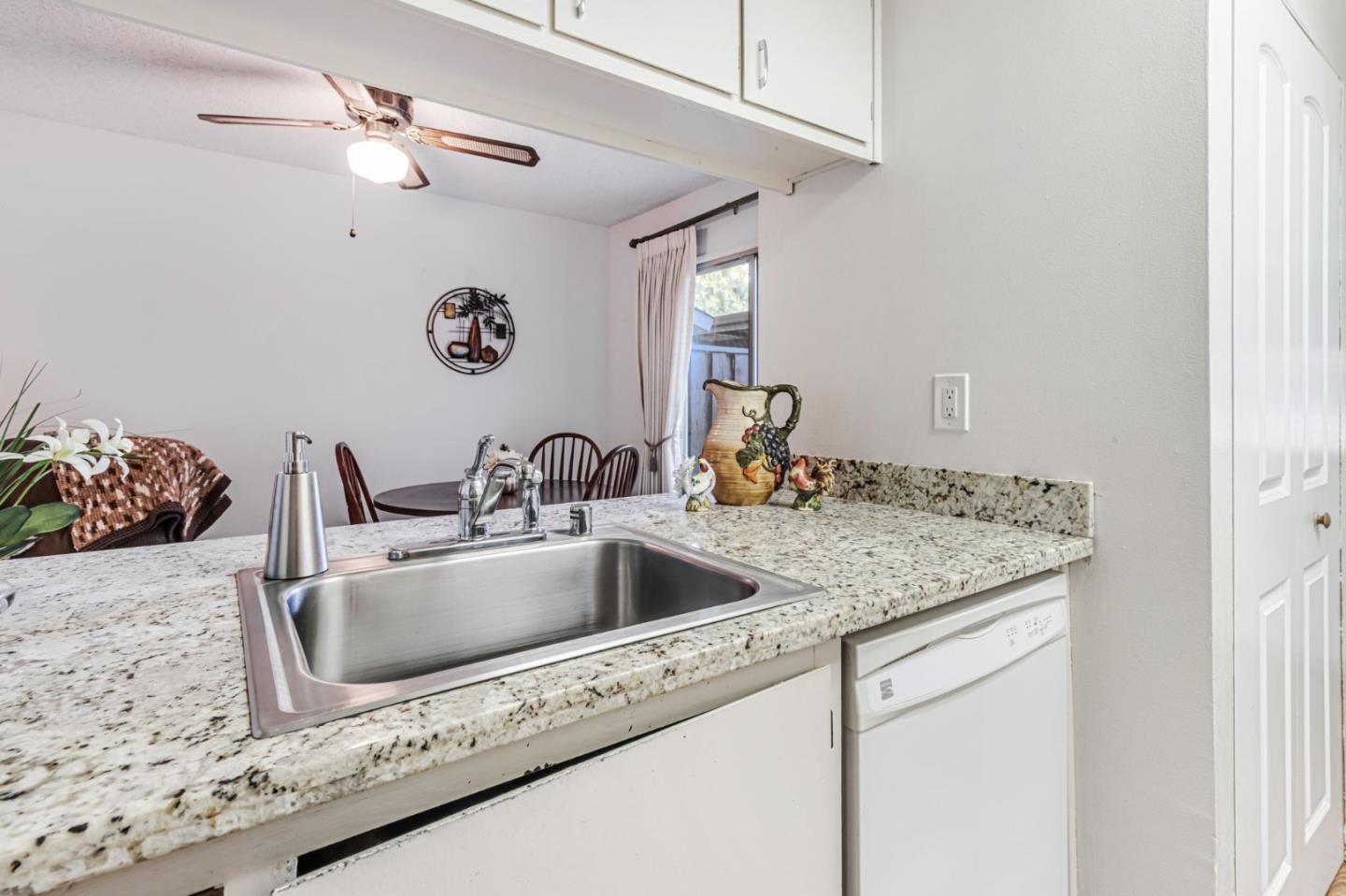 Detail Gallery Image 7 of 28 For 4994 Peach Ter, Campbell,  CA 95008 - 2 Beds | 1/1 Baths