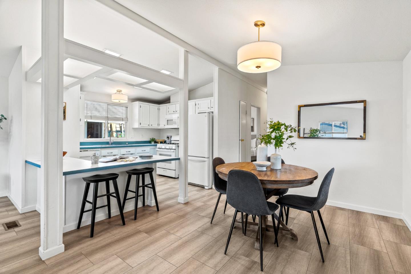 Detail Gallery Image 5 of 34 For 1040 38th Ave #52,  Santa Cruz,  CA 95062 - 2 Beds | 2 Baths