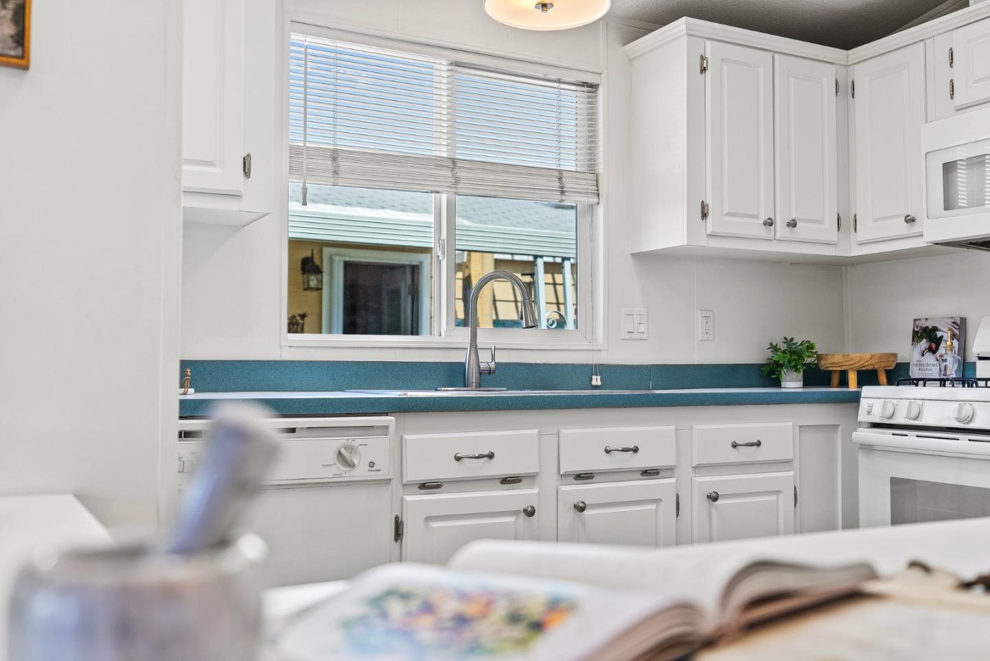 Detail Gallery Image 7 of 34 For 1040 38th Ave #52,  Santa Cruz,  CA 95062 - 2 Beds | 2 Baths