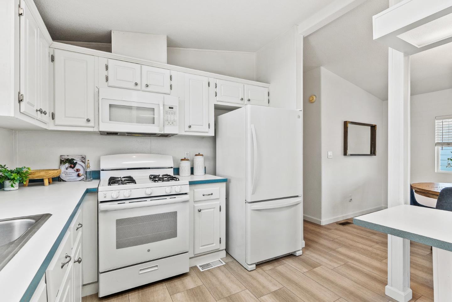 Detail Gallery Image 9 of 34 For 1040 38th Ave #52,  Santa Cruz,  CA 95062 - 2 Beds | 2 Baths