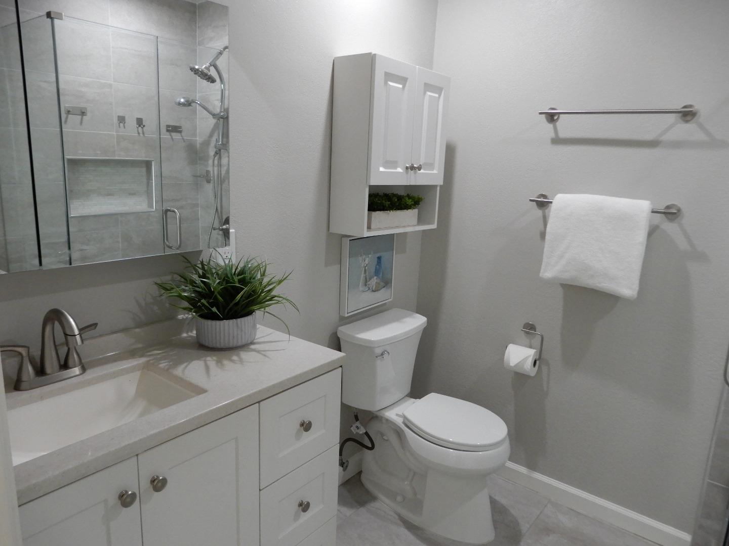 Detail Gallery Image 15 of 23 For 1640 Seacreek Way, San Jose,  CA 95121 - 2 Beds | 2 Baths