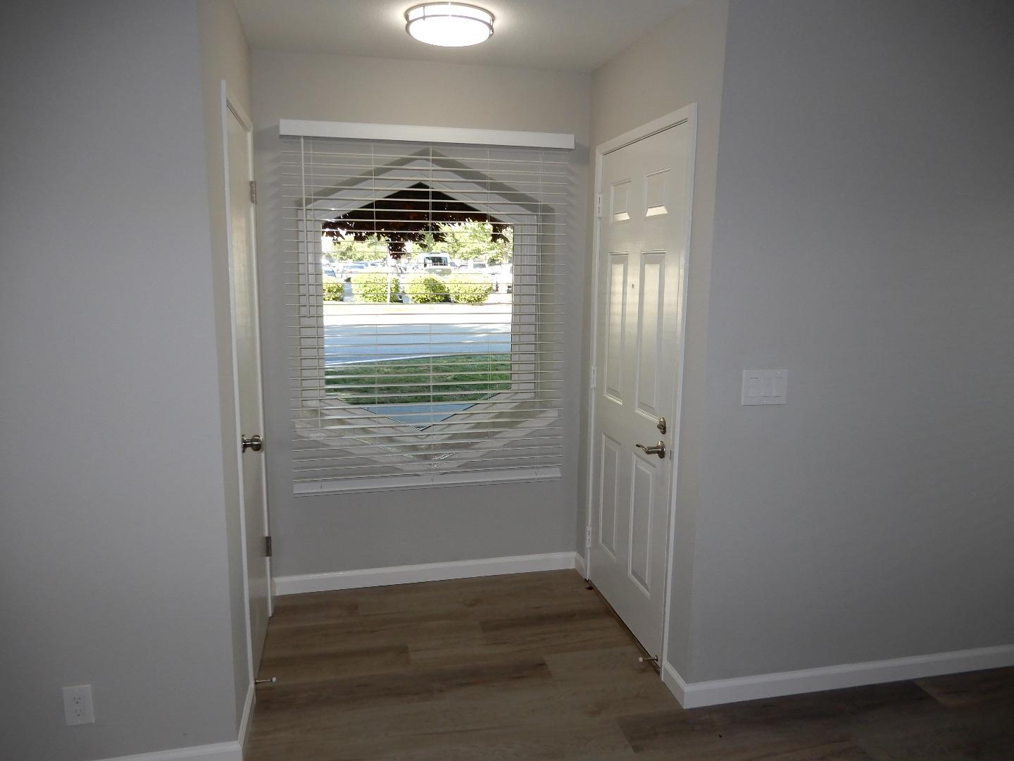 Detail Gallery Image 5 of 23 For 1640 Seacreek Way, San Jose,  CA 95121 - 2 Beds | 2 Baths