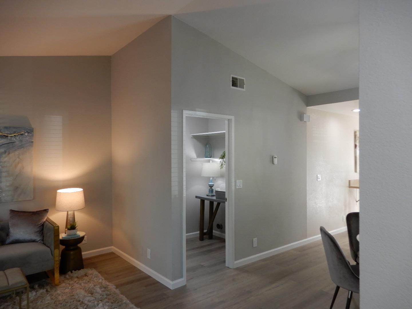 Detail Gallery Image 8 of 23 For 1640 Seacreek Way, San Jose,  CA 95121 - 2 Beds | 2 Baths