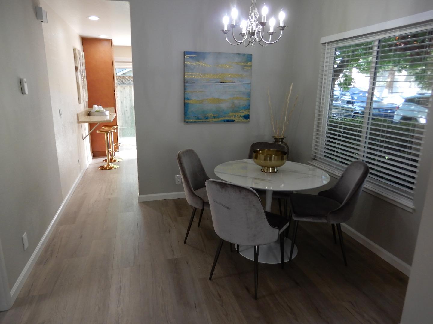 Detail Gallery Image 9 of 23 For 1640 Seacreek Way, San Jose,  CA 95121 - 2 Beds | 2 Baths