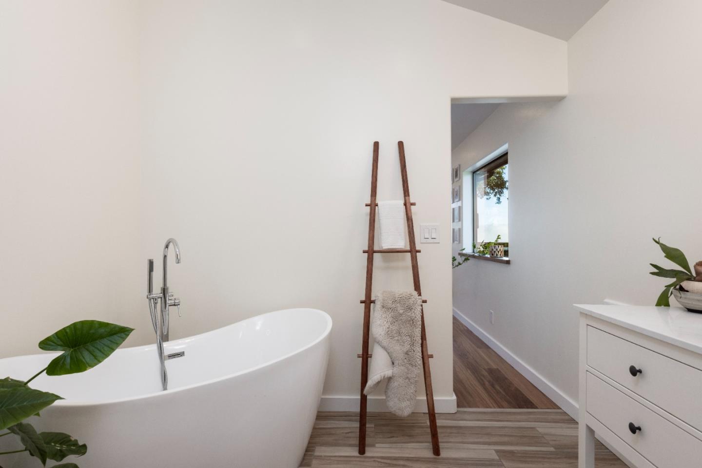 Detail Gallery Image 15 of 19 For 37783 Palo Colorado Road, Carmel,  CA 93923 - 2 Beds | 2 Baths