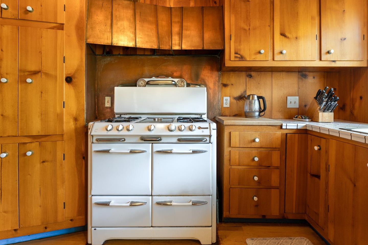 Detail Gallery Image 12 of 37 For 469 Evergreen Rd, Pacific Grove,  CA 93950 - 2 Beds | 1 Baths