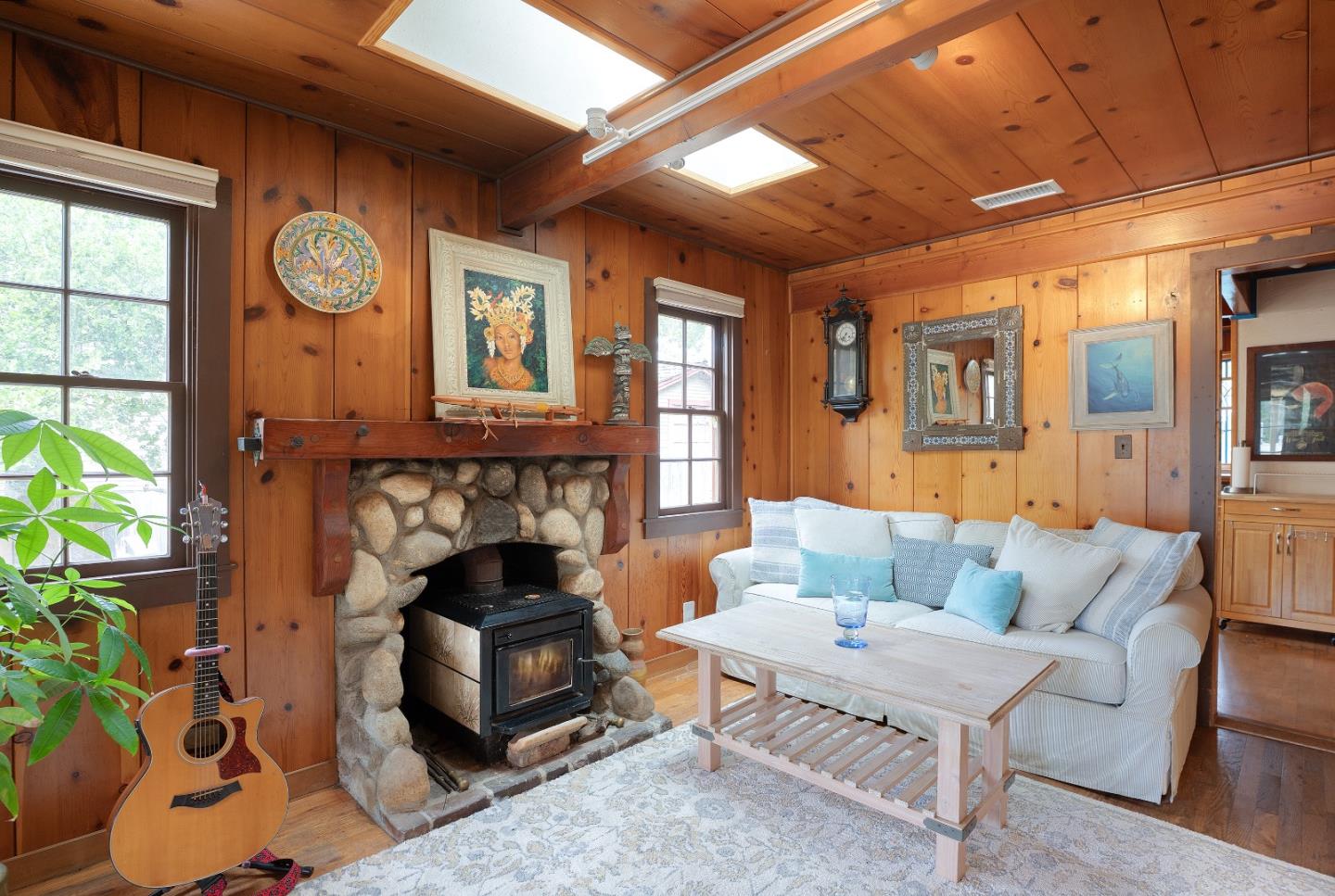 Detail Gallery Image 6 of 37 For 469 Evergreen Rd, Pacific Grove,  CA 93950 - 2 Beds | 1 Baths