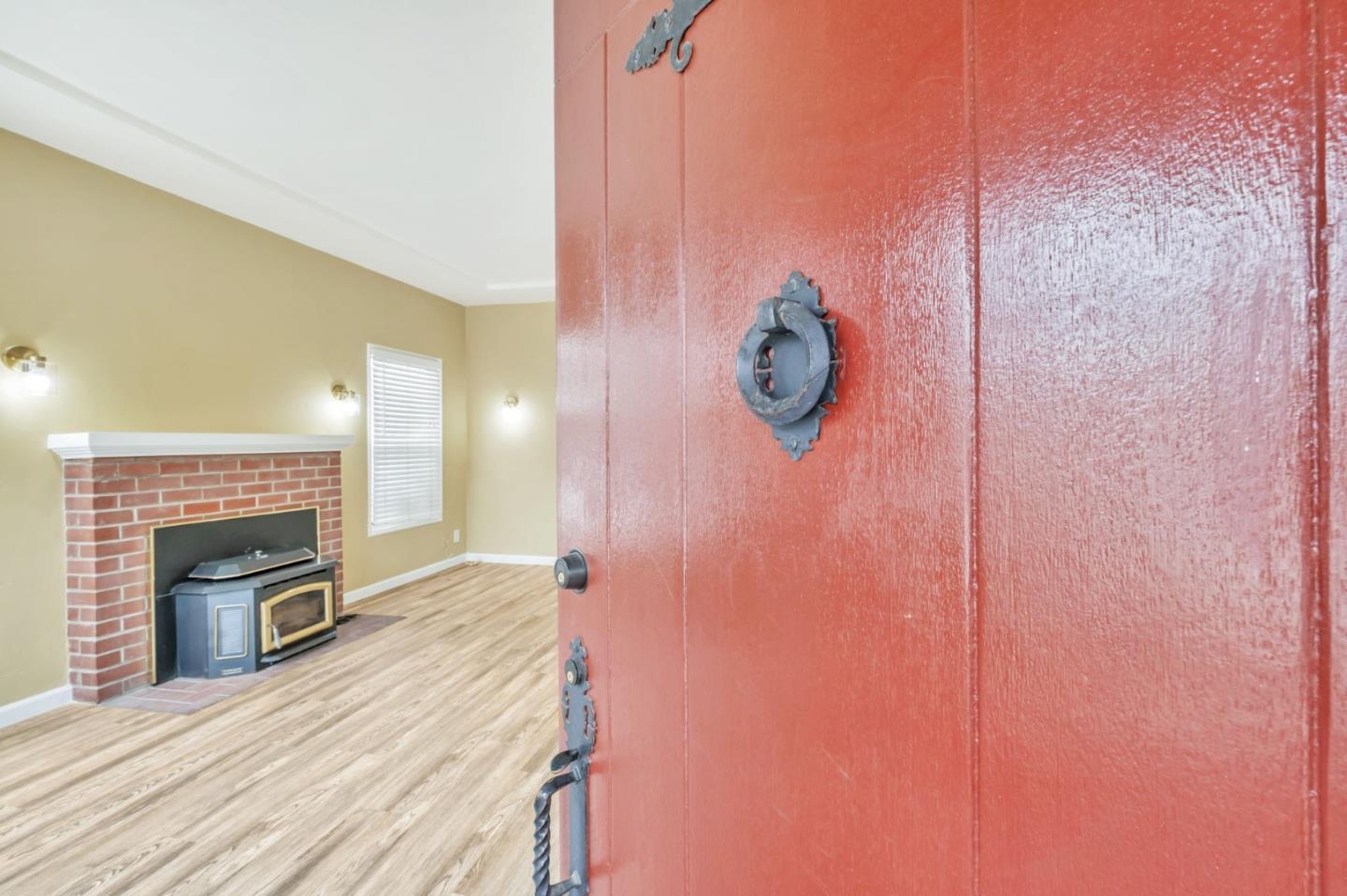 Detail Gallery Image 5 of 32 For 133 Trafton St, Watsonville,  CA 95076 - 2 Beds | 1 Baths