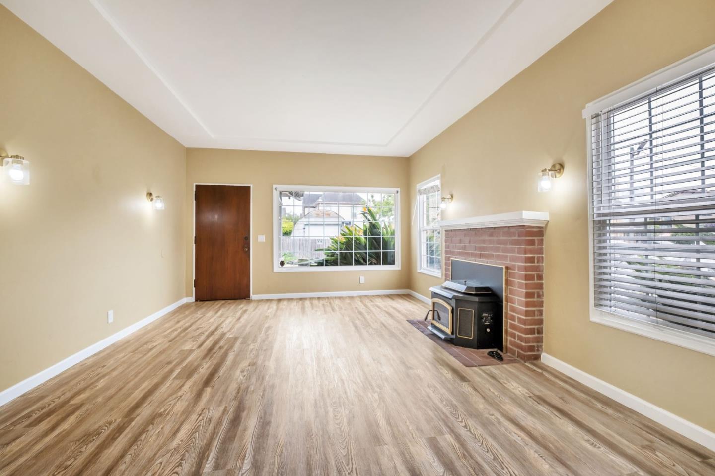 Detail Gallery Image 7 of 32 For 133 Trafton St, Watsonville,  CA 95076 - 2 Beds | 1 Baths