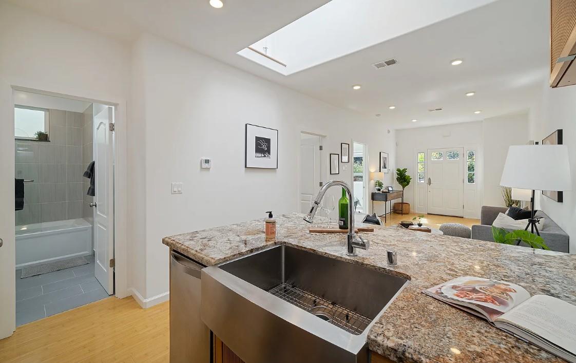 Detail Gallery Image 6 of 21 For 73 Leese St, San Francisco,  CA 94110 - – Beds | – Baths