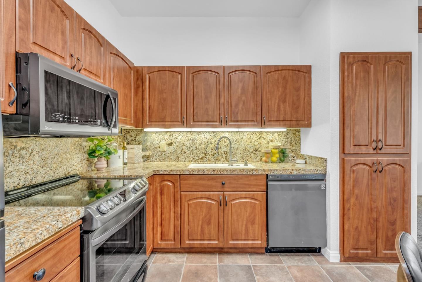 Detail Gallery Image 6 of 47 For 516 Martha St #201,  San Jose,  CA 95112 - 1 Beds | 1 Baths