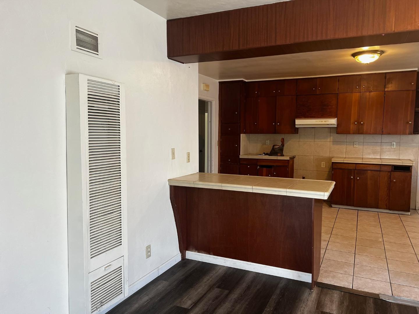 Detail Gallery Image 10 of 46 For 41 Wagner Ave, Watsonville,  CA 95076 - 4 Beds | 1/1 Baths