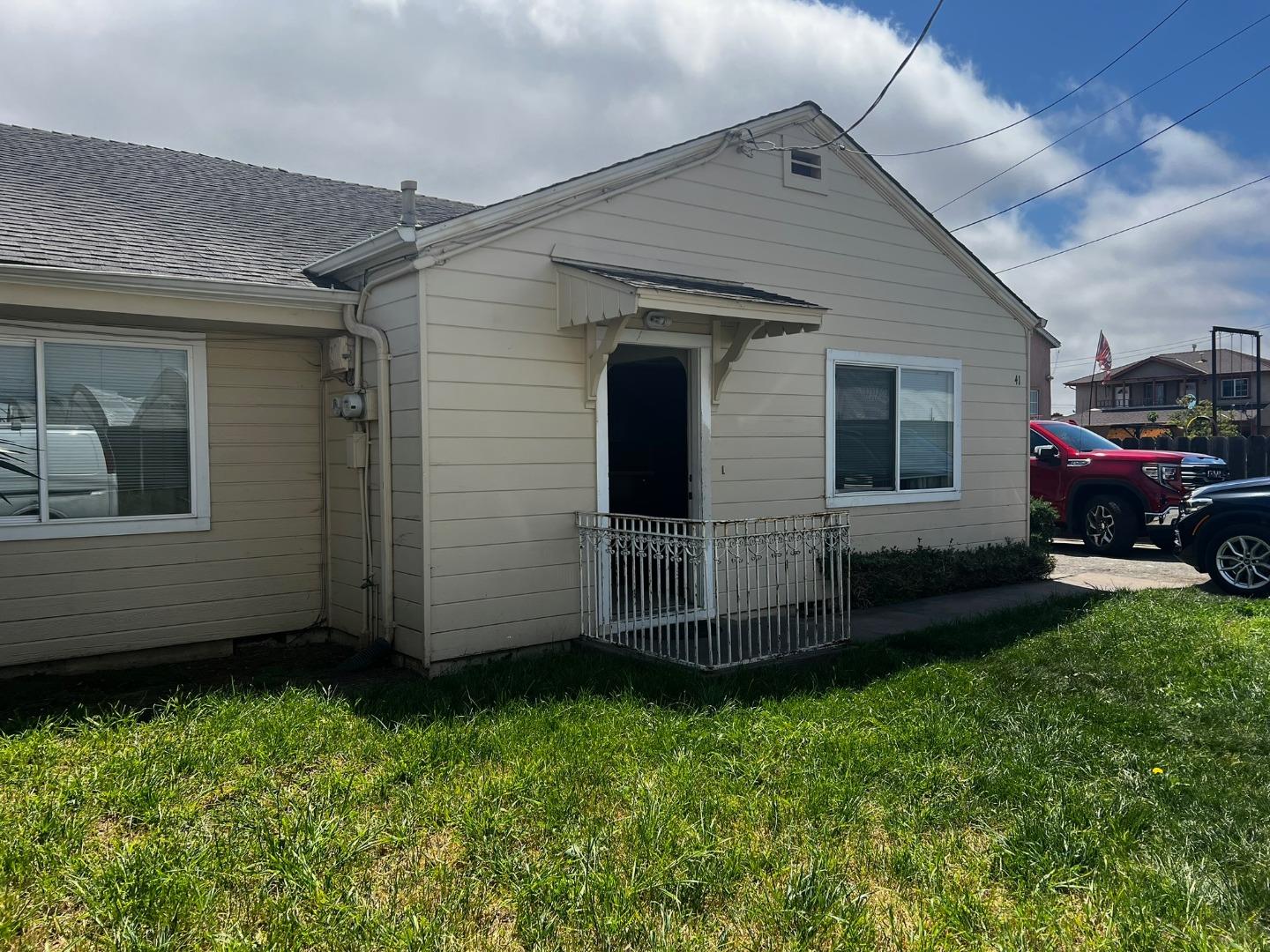 Detail Gallery Image 2 of 46 For 41 Wagner Ave, Watsonville,  CA 95076 - 4 Beds | 1/1 Baths
