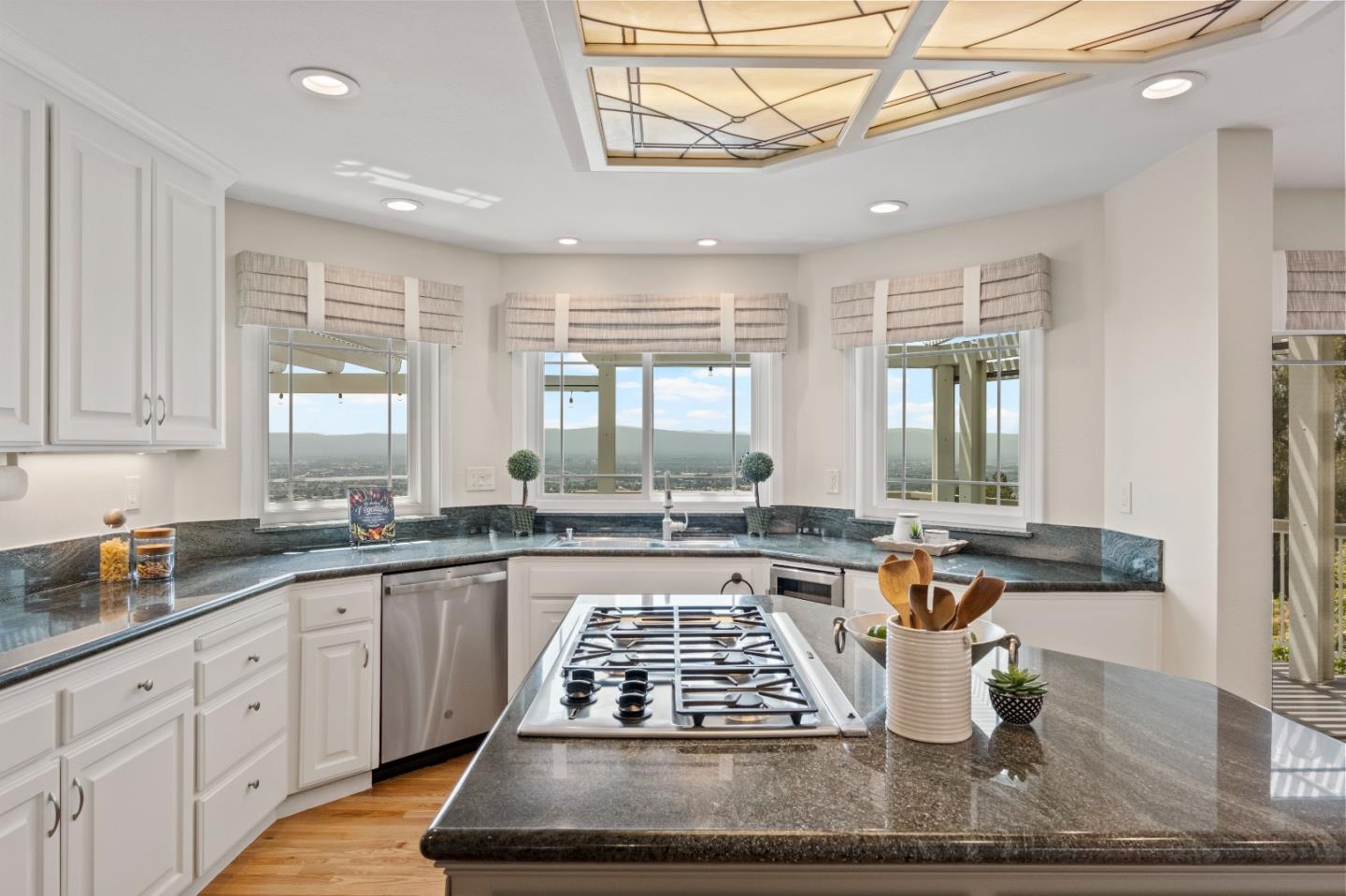 Detail Gallery Image 17 of 81 For 17009 Crothers Rd, San Jose,  CA 95127 - 5 Beds | 3/1 Baths