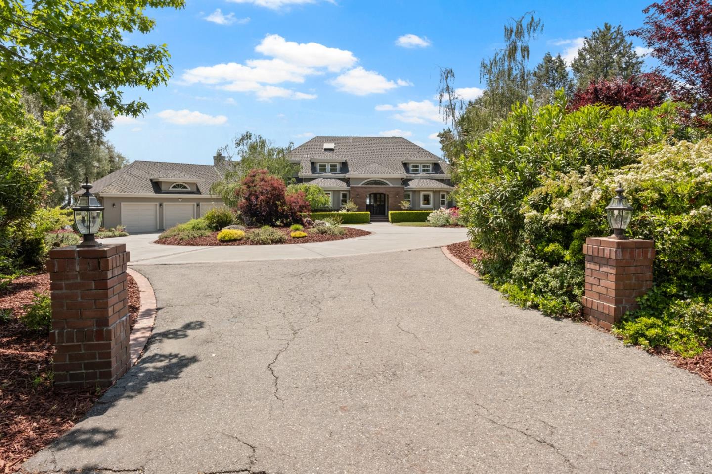 Detail Gallery Image 5 of 81 For 17009 Crothers Rd, San Jose,  CA 95127 - 5 Beds | 3/1 Baths