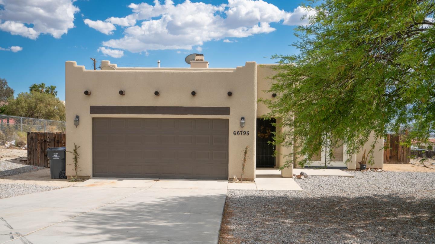 Detail Gallery Image 1 of 21 For 66795 1st St, Desert Hot Springs,  CA 92240 - 3 Beds | 2 Baths