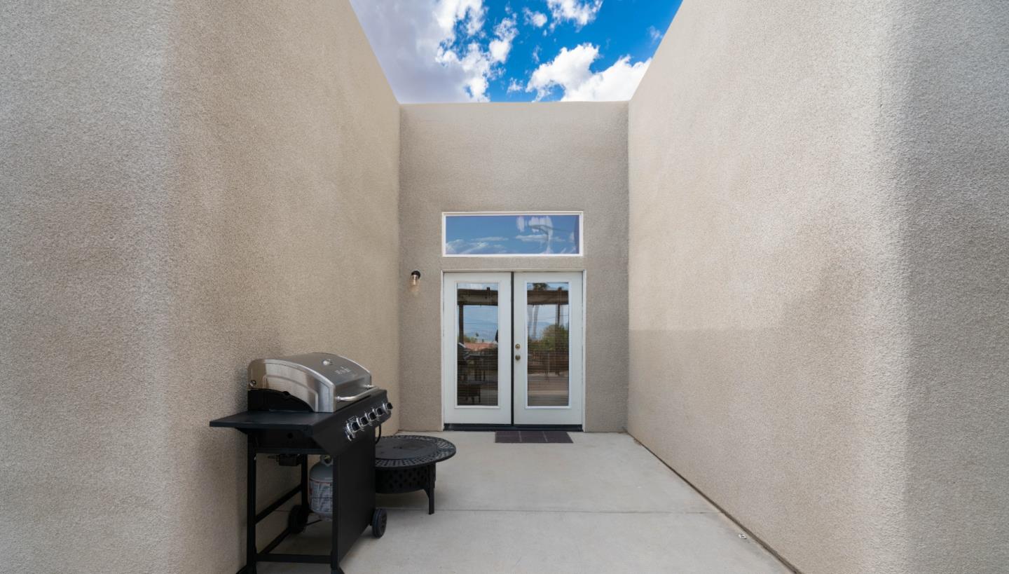 Detail Gallery Image 4 of 21 For 66795 1st St, Desert Hot Springs,  CA 92240 - 3 Beds | 2 Baths