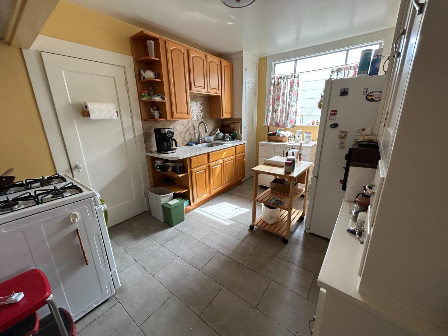 Detail Gallery Image 10 of 10 For 2434 20th Ave, San Francisco,  CA 94116 - 2 Beds | 1 Baths