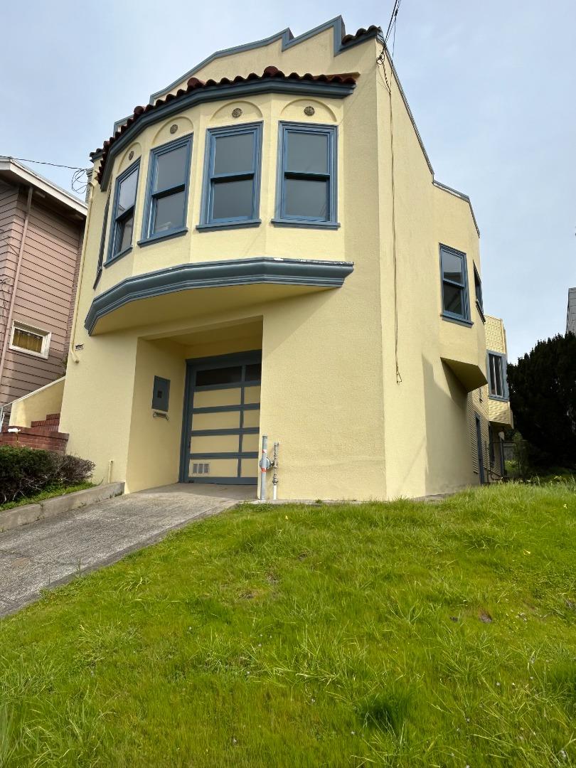 Detail Gallery Image 2 of 10 For 2434 20th Ave, San Francisco,  CA 94116 - 2 Beds | 1 Baths
