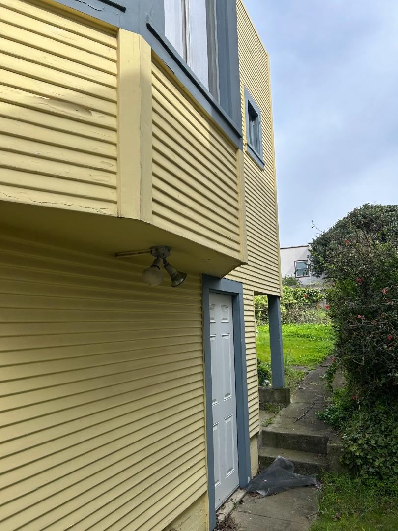 Detail Gallery Image 4 of 10 For 2434 20th Ave, San Francisco,  CA 94116 - 2 Beds | 1 Baths