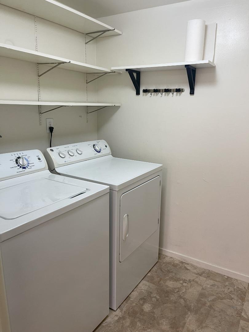 Detail Gallery Image 10 of 26 For 3316 Brittan Ave #12,  San Carlos,  CA 94070 - 3 Beds | 2 Baths