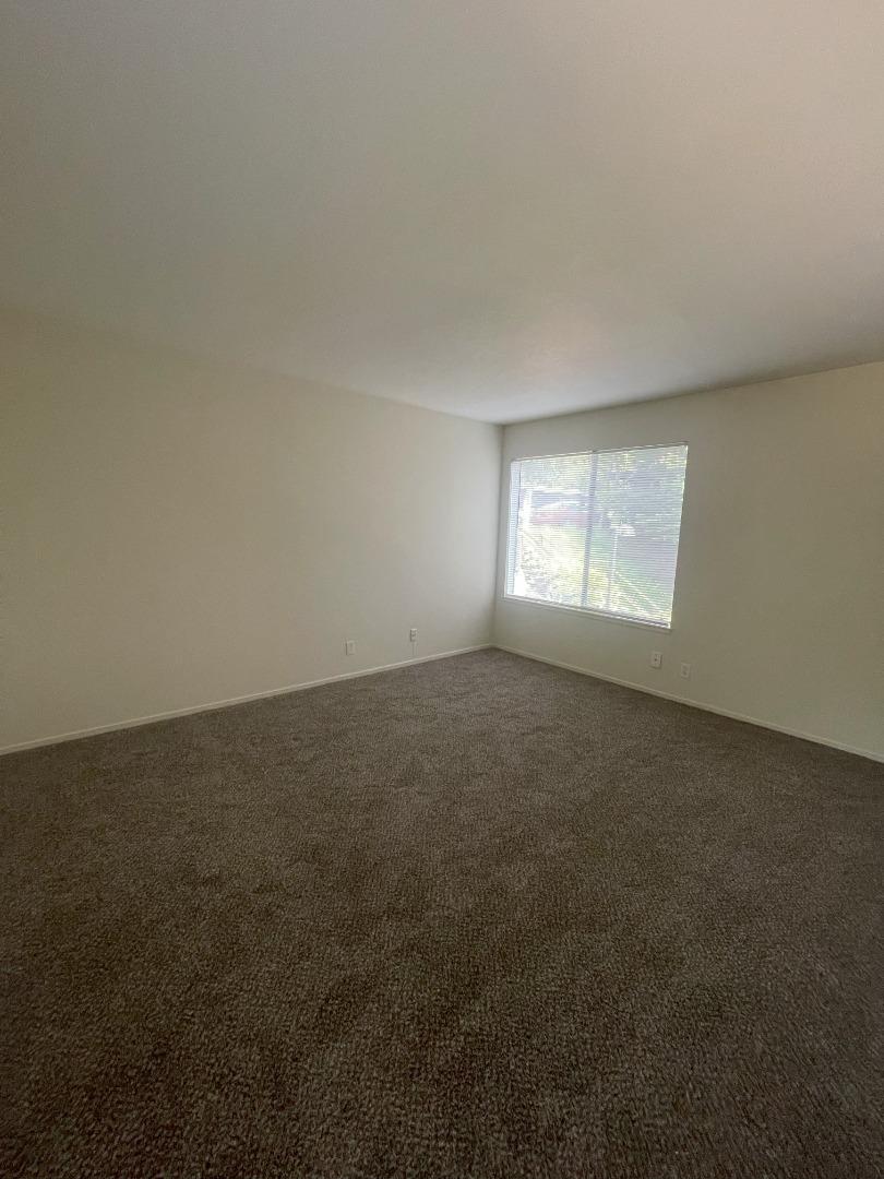 Detail Gallery Image 15 of 26 For 3316 Brittan Ave #12,  San Carlos,  CA 94070 - 3 Beds | 2 Baths