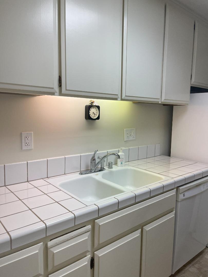 Detail Gallery Image 9 of 26 For 3316 Brittan Ave #12,  San Carlos,  CA 94070 - 3 Beds | 2 Baths