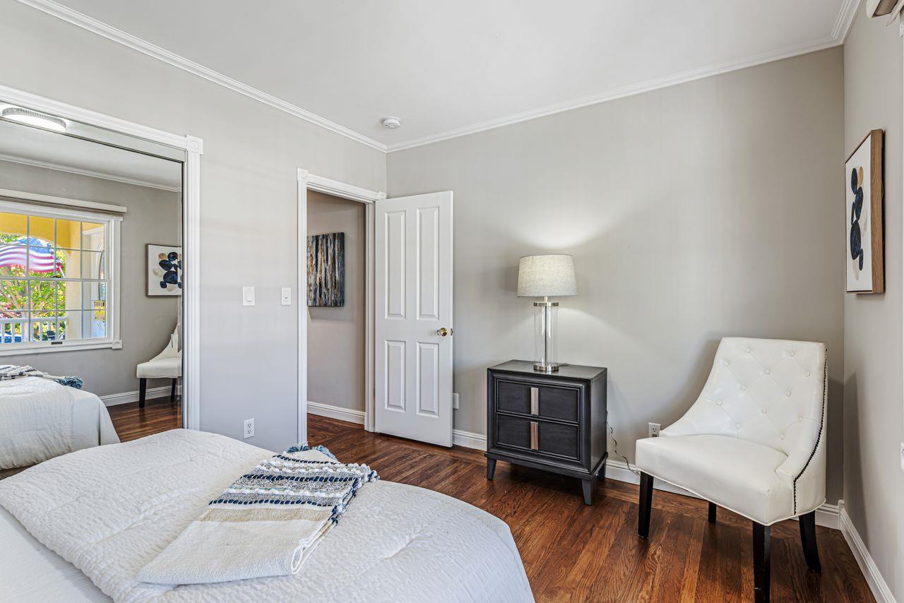 Detail Gallery Image 15 of 36 For 17 Clarendon Rd, Burlingame,  CA 94010 - 2 Beds | 1 Baths