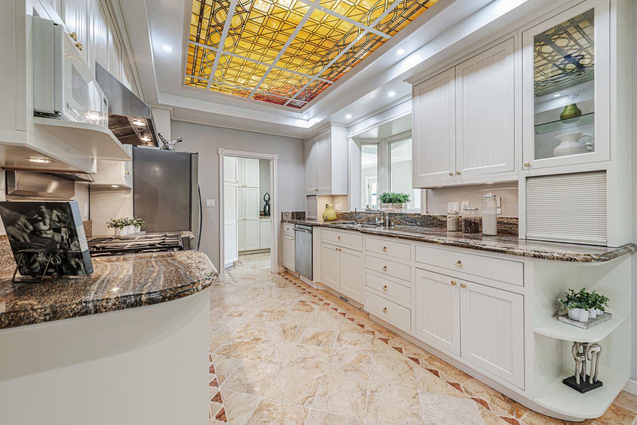Detail Gallery Image 22 of 36 For 17 Clarendon Rd, Burlingame,  CA 94010 - 2 Beds | 1 Baths