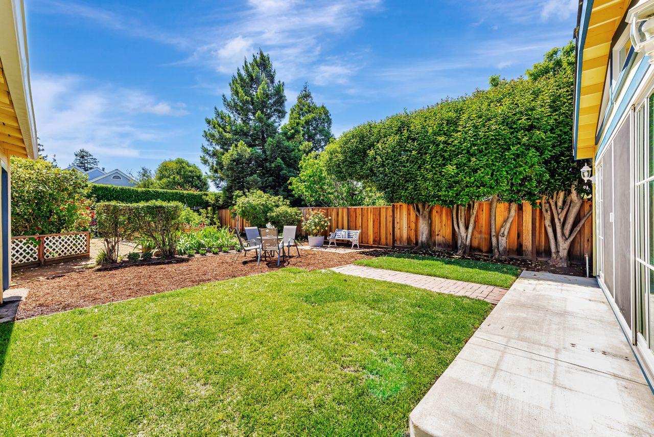 Detail Gallery Image 29 of 36 For 17 Clarendon Rd, Burlingame,  CA 94010 - 2 Beds | 1 Baths