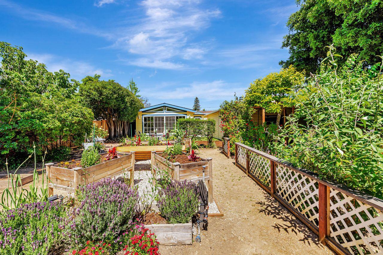 Detail Gallery Image 34 of 36 For 17 Clarendon Rd, Burlingame,  CA 94010 - 2 Beds | 1 Baths