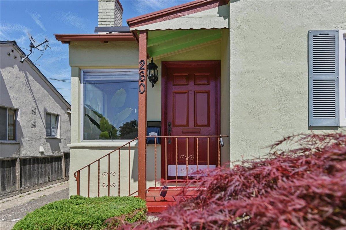 Detail Gallery Image 4 of 52 For 260 Behrens St, El Cerrito,  CA 94530 - 3 Beds | 3 Baths