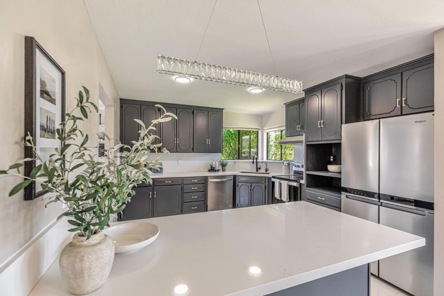 Detail Gallery Image 13 of 28 For 445 Marks Dr, Hollister,  CA 95023 - 3 Beds | 2 Baths