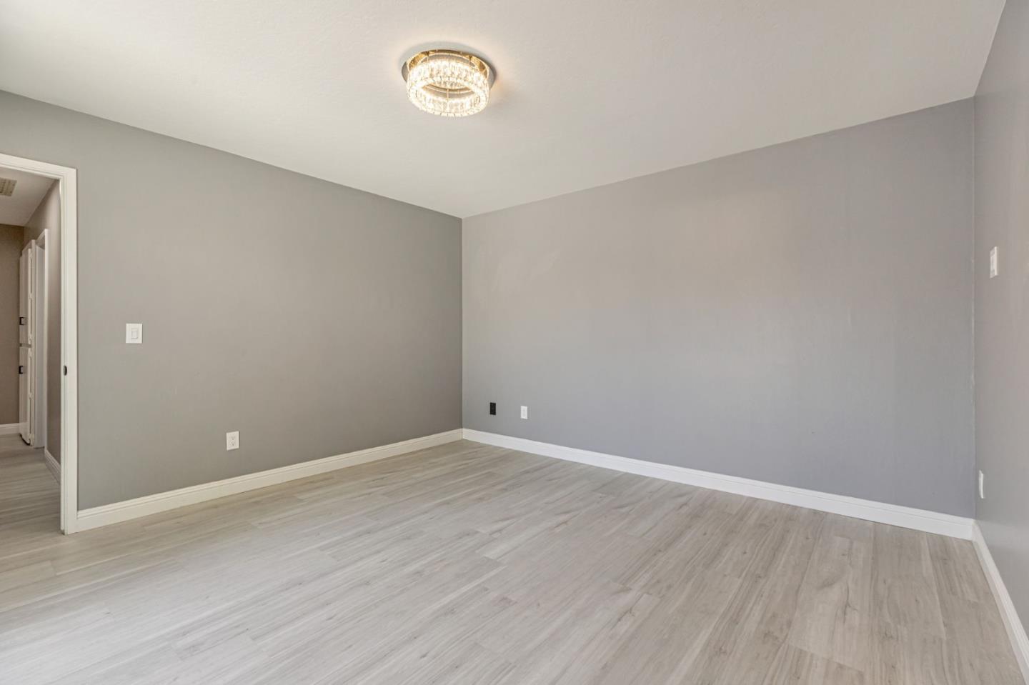 Detail Gallery Image 21 of 28 For 445 Marks Dr, Hollister,  CA 95023 - 3 Beds | 2 Baths