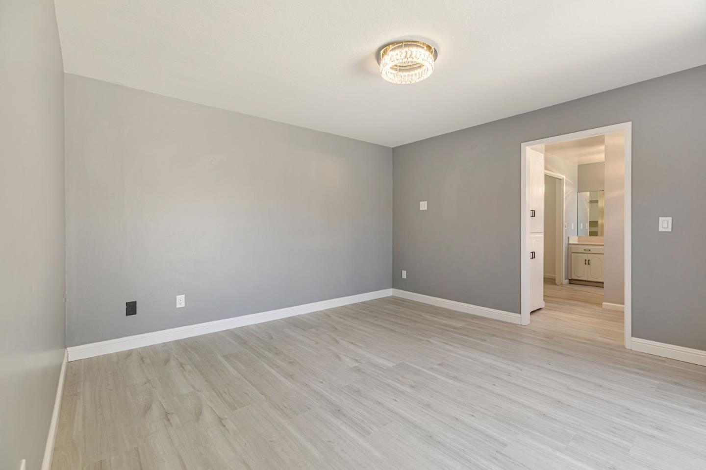 Detail Gallery Image 23 of 28 For 445 Marks Dr, Hollister,  CA 95023 - 3 Beds | 2 Baths