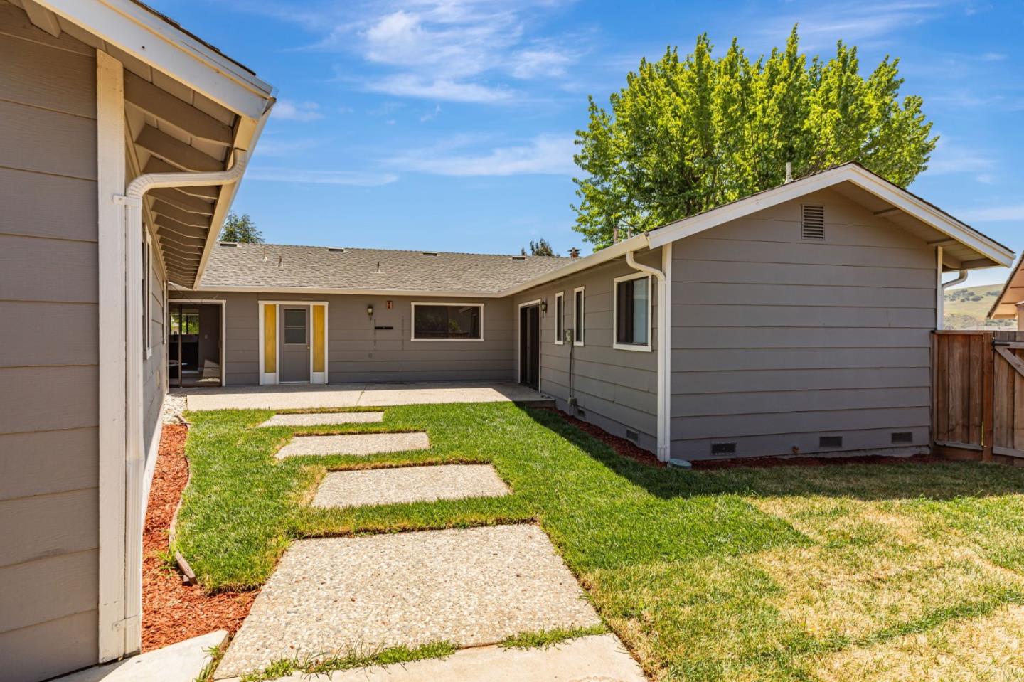 Detail Gallery Image 26 of 28 For 445 Marks Dr, Hollister,  CA 95023 - 3 Beds | 2 Baths