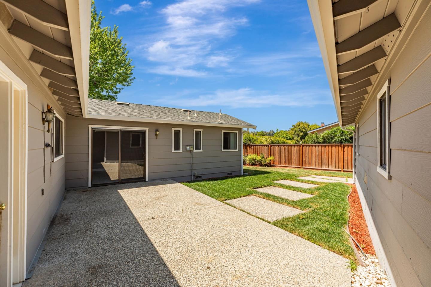 Detail Gallery Image 27 of 28 For 445 Marks Dr, Hollister,  CA 95023 - 3 Beds | 2 Baths