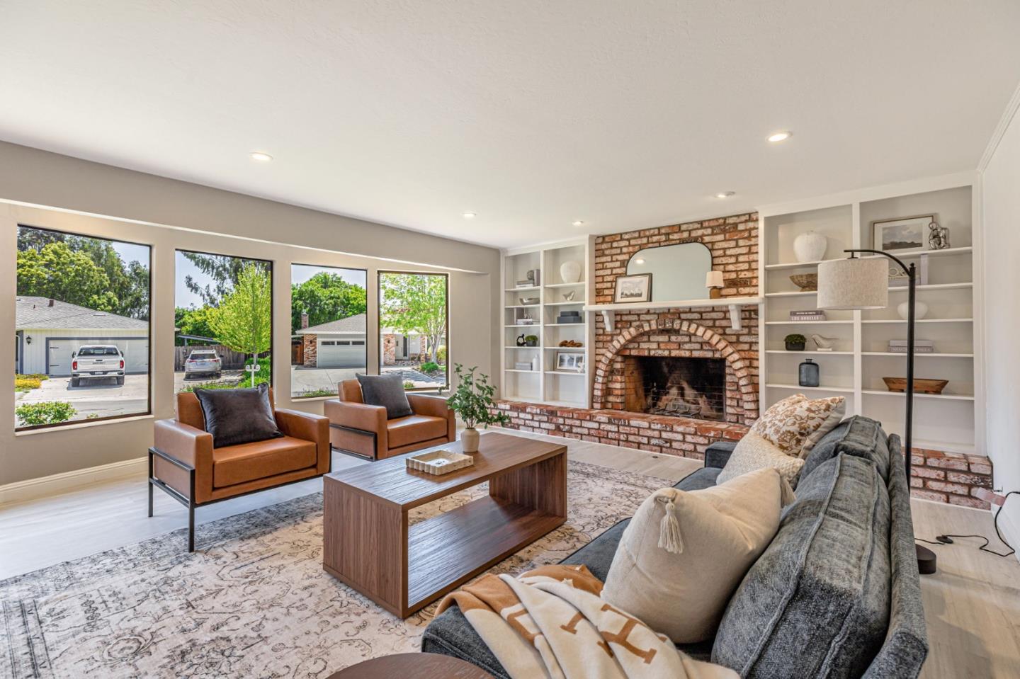Detail Gallery Image 6 of 28 For 445 Marks Dr, Hollister,  CA 95023 - 3 Beds | 2 Baths