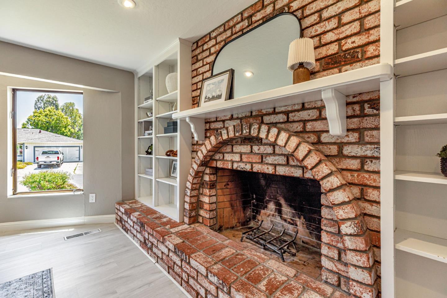 Detail Gallery Image 7 of 28 For 445 Marks Dr, Hollister,  CA 95023 - 3 Beds | 2 Baths